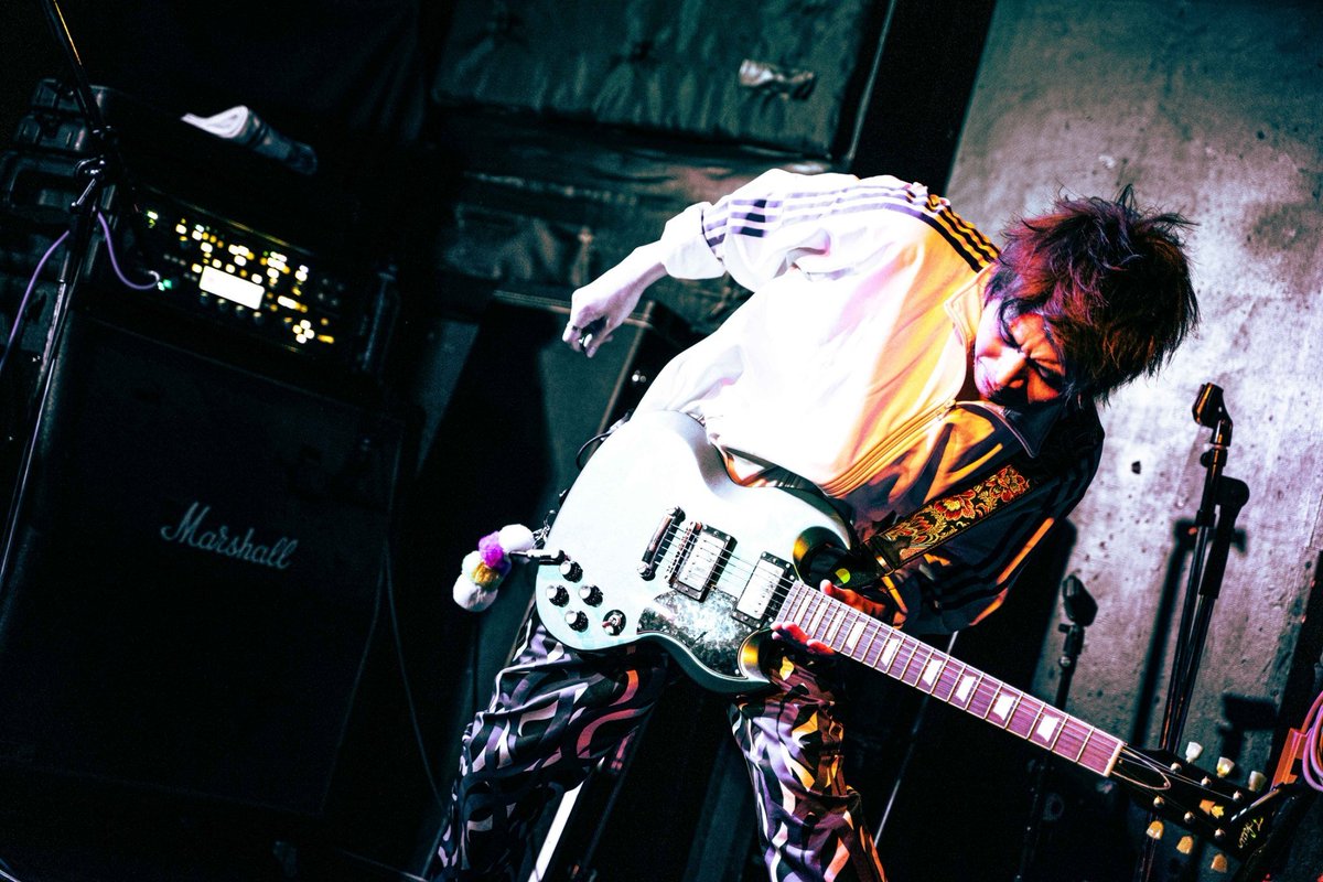 準 (@junpingusky) on Twitter photo 本日はヤマザキタイキ誕生日
Jam Fuzz Kidギターであり
Brand New Day - ももいろクローバーZ
の生みの親
そしてジャムファズ唯一の喫煙者
が生まれた日
<a href="/jam_fuzz_kid/">Jam Fuzz Kid</a> <a href="/_T_____Y_/">ヤマザキタイキ/Jam Fuzz Kid</a> 本日はヤマザキタイキ誕生日
Jam Fuzz Kidギターであり
Brand New Day - ももいろクローバーZ
の生みの親
そしてジャムファズ唯一の喫煙者
が生まれた日
<a href="/jam_fuzz_kid/">Jam Fuzz Kid</a> <a href="/_T_____Y_/">ヤマザキタイキ/Jam Fuzz Kid</a>