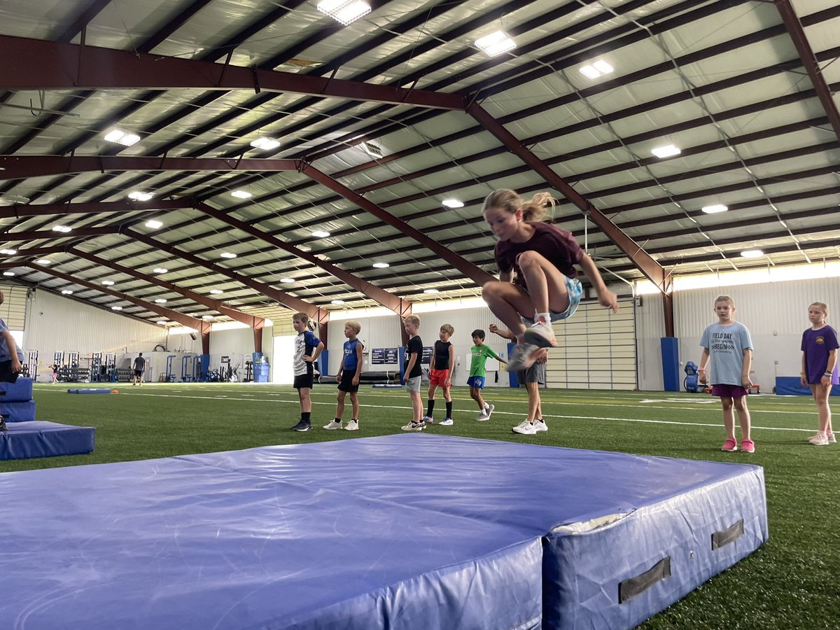 GunterTrack's tweet image. Last day of track camp - had a blast with all of our kids. Thank you parents and athletes! 

It takes what it takes! 

#243

Many thanks to our sponsors: 
Hench’s
NTX Energy Services
Special T’s
Northside Pie Pizza Pub
Camilo’s Tex Mex 

We appreciate your support!
