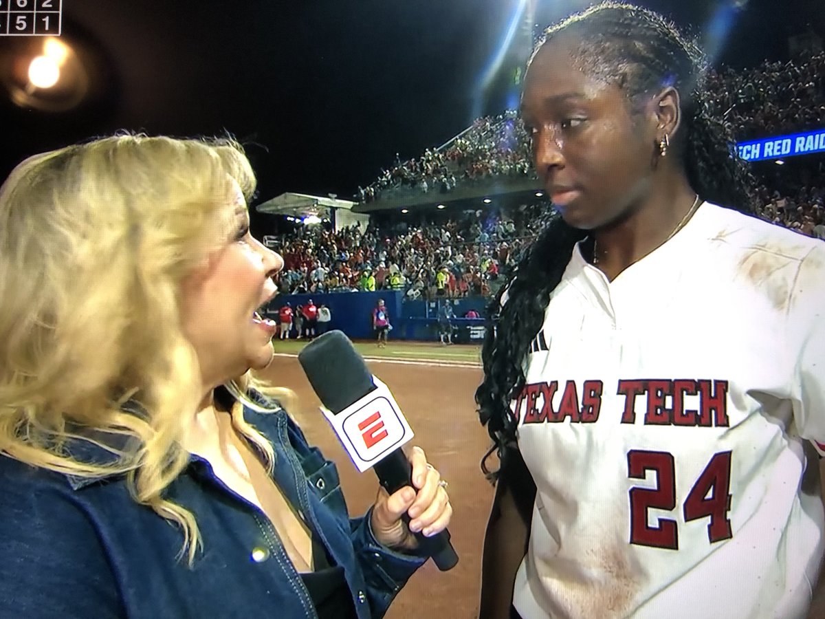 AOART5's tweet photo. We go to game three! Great game @CanadyNijaree !
The Queen! @TexasTechSB #GoTech #WCWS #WCWS2025 https://t.co/oDlTr0Wz1Y