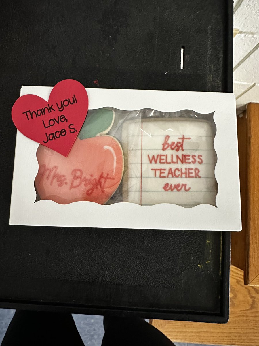 Last day vibes! I love my school! 😎 ❤️