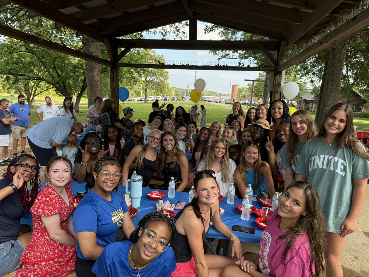 TupVB's tweet photo. Love our volleyball family! https://t.co/sYL6IYTHZM
