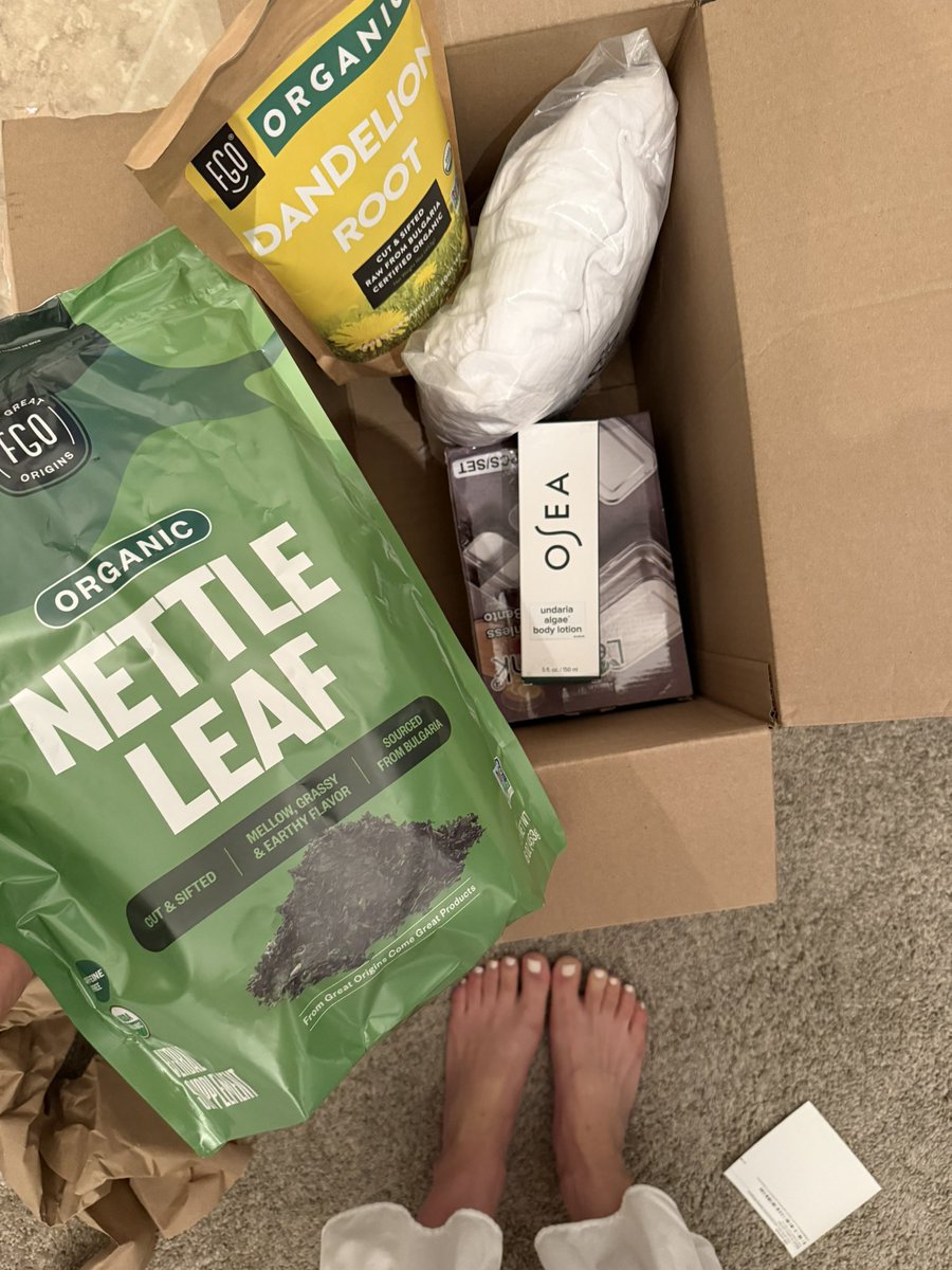 Who got all these items off My wishlist? No name on the gift note. 

Laughing over how big this bag of herbs are 😂