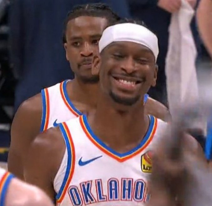 7REBLE's tweet image. SMILE IF YOU CHOKED GAME 1 AND YOURE ASS