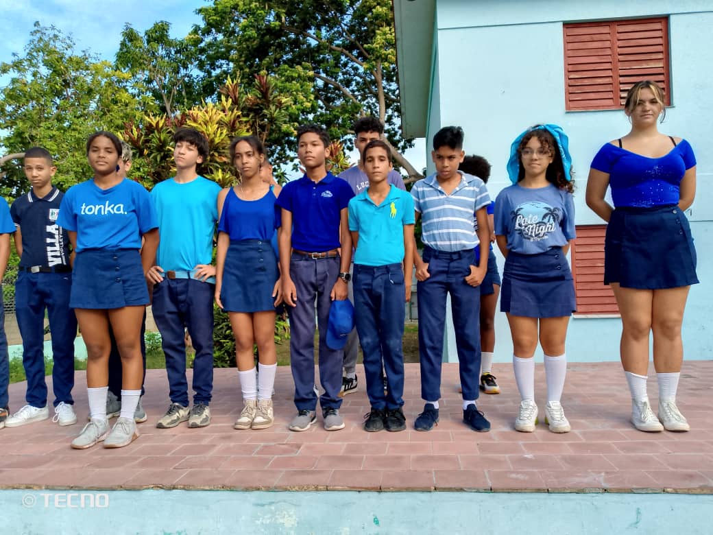 Pioneros de la SB Camilo Cienfuegos del municipio Cerro realizan un matutino especial en el día mundial del Medio Ambiente donde recuerdan el discurso de nuestro Comandante en Jefe Fidel Castro en el año 1992 en la cumbre de la tierra.¡Vamos por más!