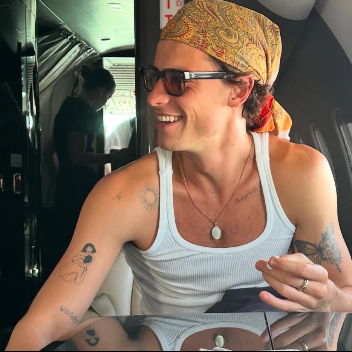 Gsur96uXQAA_5hI?format=jpg&name=medium Shawn Mendes 'Enchanted' by Environmental Warrior: Is This the Love That Will Shake Up Showbiz?