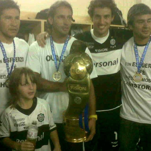 melo_cotton_'s tweet photo. Ubican a ese rubito en la foto? https://t.co/7rLjig5JMU