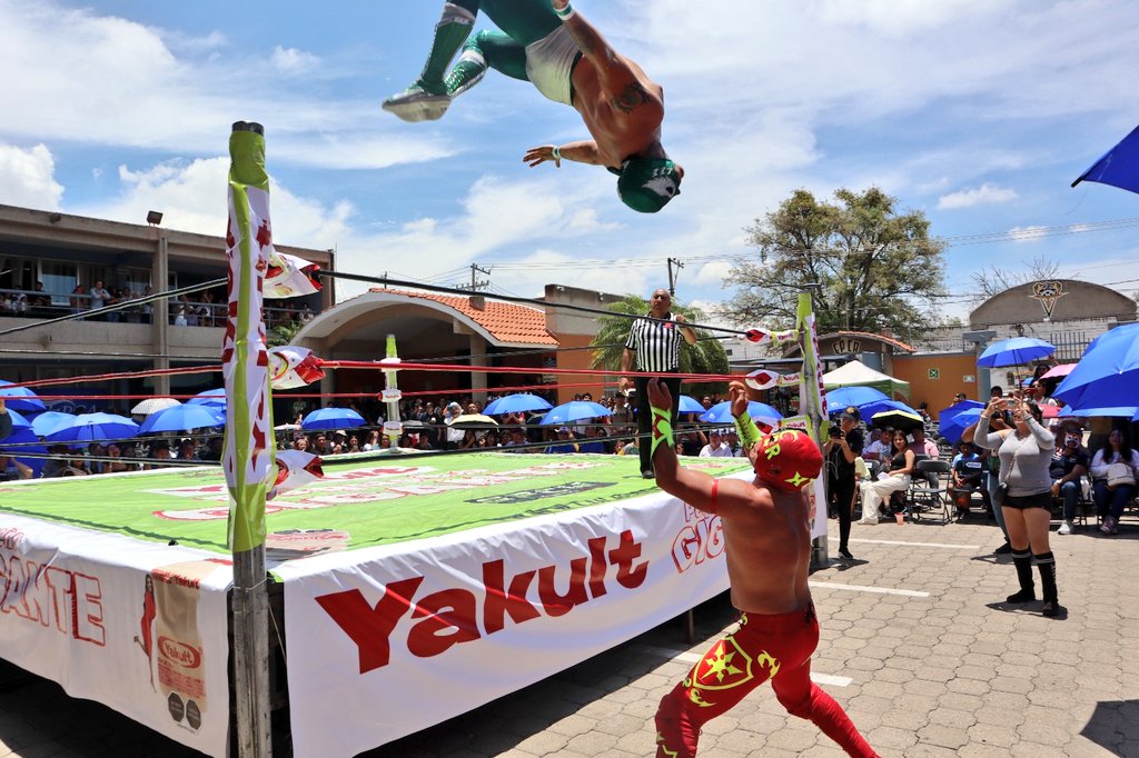 LASUPERX1's tweet photo. 🔴 @SUPERXTAR3 VS #BobbyLeeJR 🔥todo un encontronazo histórico,lleno de emoxión y calidad luchistica en @LASUPERX1 #LaNuevaLuchaLibre &amp; Universidad #EPCA ✅ #LuchaLibre #LuchaLibreMexicana #LaSuperX 🦸‍♂️
#SomosSúperHeroes https://t.co/0MBZrngSfH