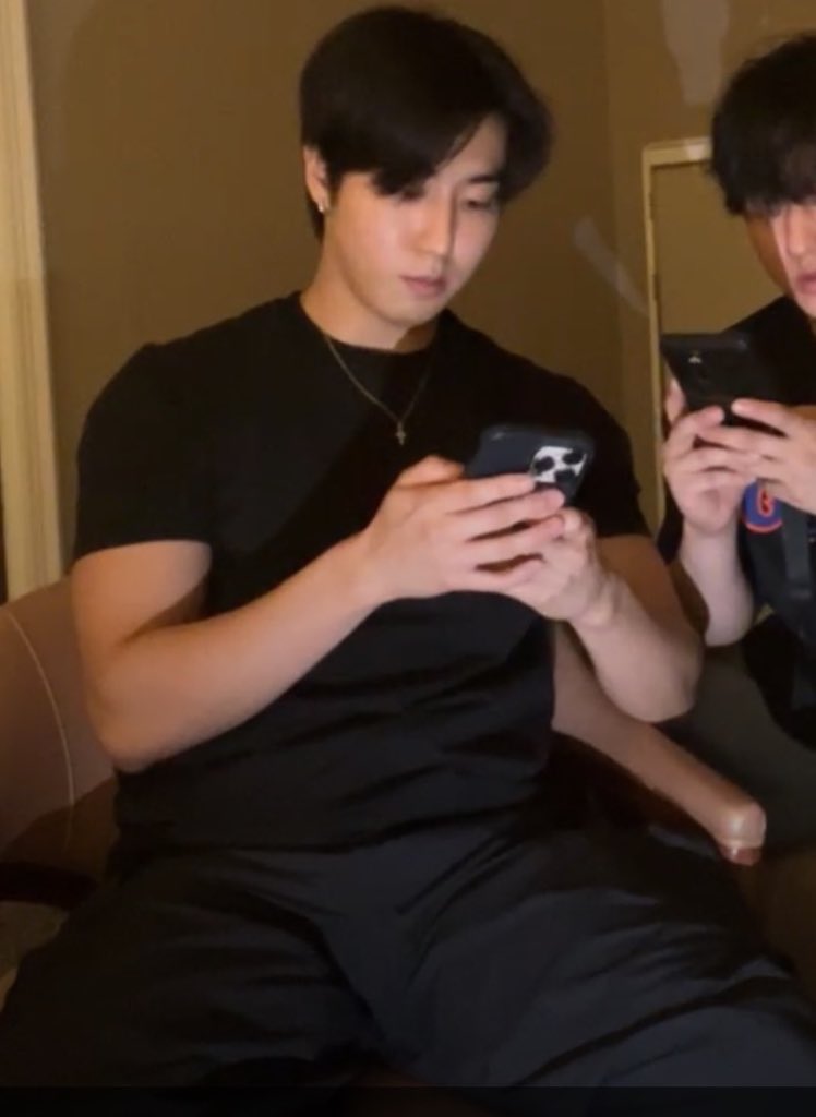한 files tweet media