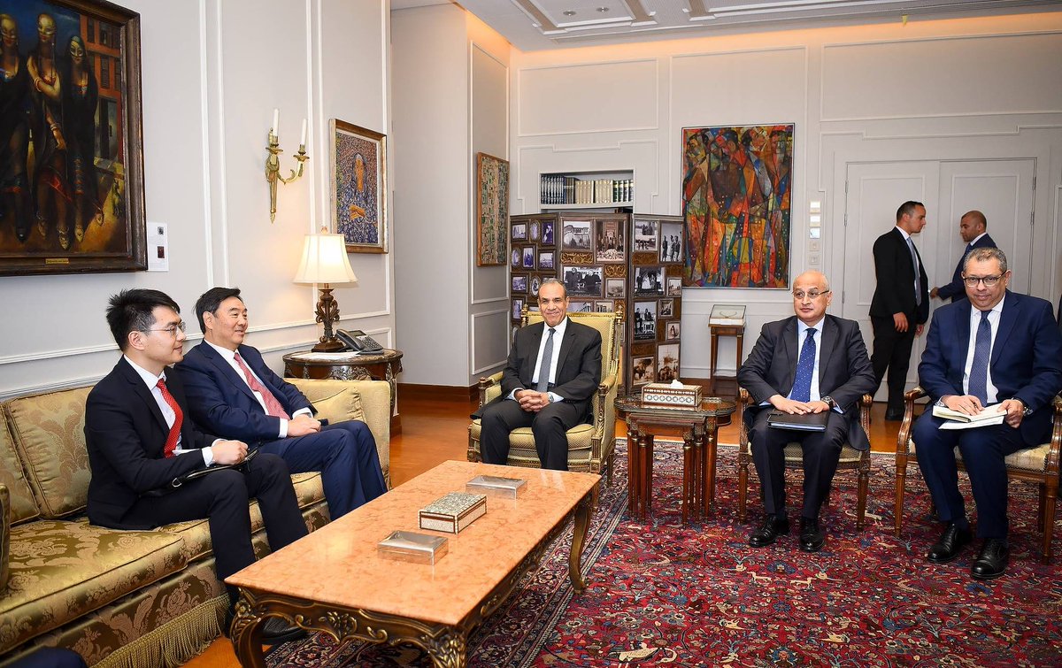 FatenDyl's tweet photo. مبعوث الحكومة الصينية الخاص للشرق الأوسط تشاي تشيون يلتقي وزير الخارجية والهجرة المصري بدر عبد العاطي #الصين #مصر https://t.co/WvTFINDHTB