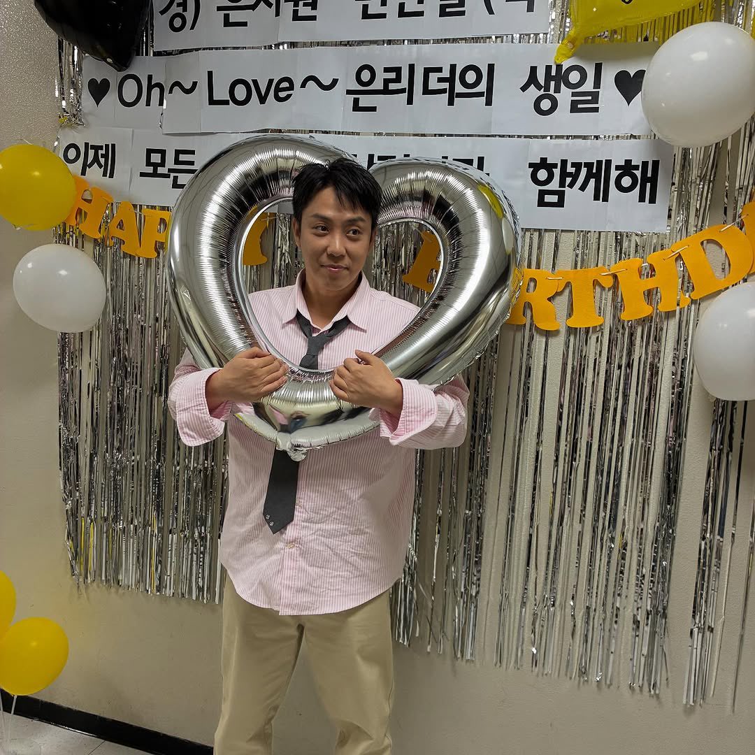 160WinterSnow's tweet photo. 250606
©️pyunpd

🫶🏻💛✨
#은지원 #EUNJIWON https://t.co/kLi76wORYm