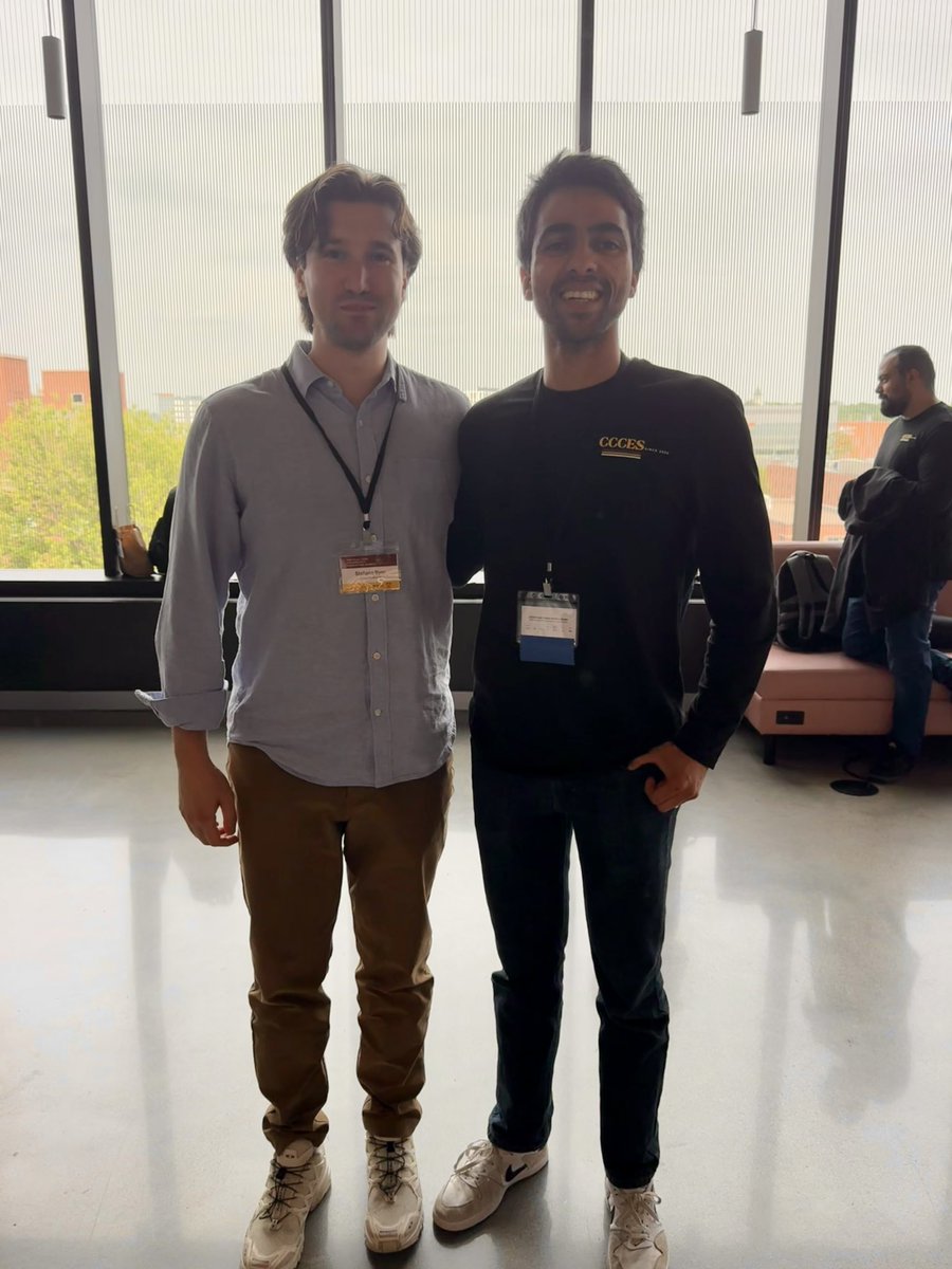StefanoByer's tweet photo. Incredible learning opportunity @UMN_CCCEdSummit’s 3rd Annual CV Crit Care Summit. Exciting to witness the evolution of a rapidly growing field (with great people).
Bonus: got to tour their ECMObile. Innovation in action.
#CCCES25 https://t.co/a9IvzXmL0H