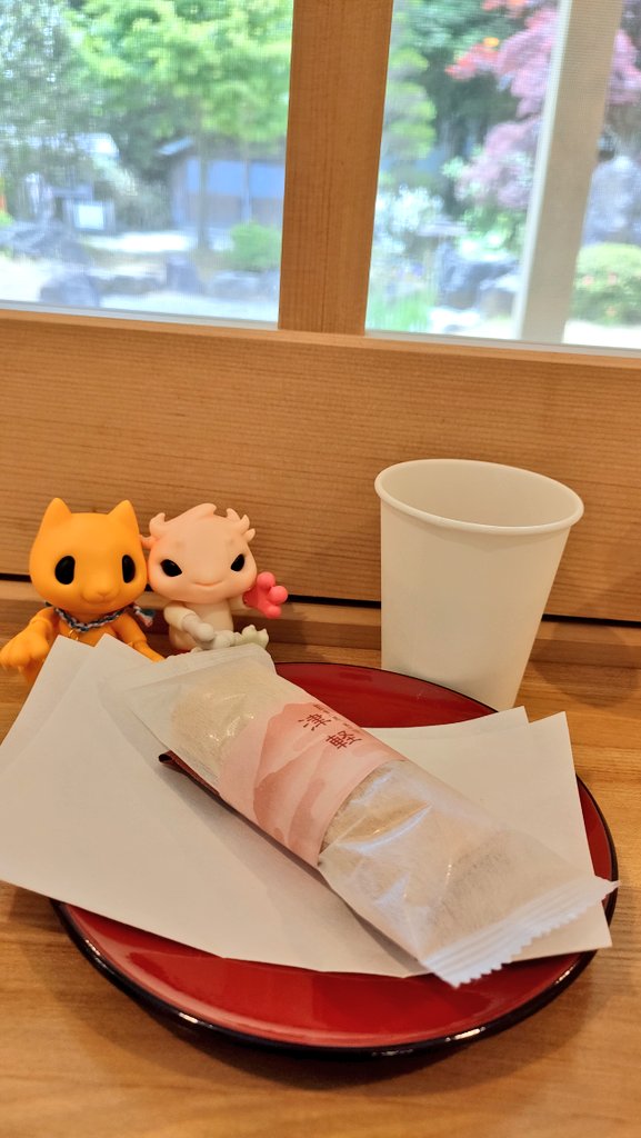 ruumin810's tweet image. 髙山稲荷神社を初めて参拝しました✨千本鳥居がとても素敵でまた必ず訪れたいと思います。
帰りに食べた最中がとても美味しかったです😊
#モンスターファクトリー