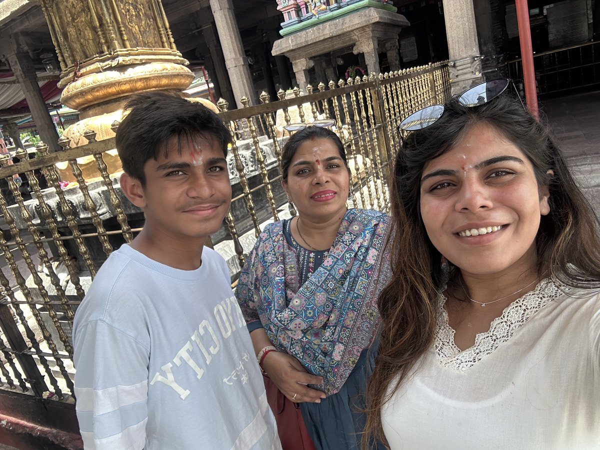 AdvSulekha's tweet photo. Recently visited Kapaleeshwarar Temple, devoted to Lord Shiva 
in Chennai, Tamil Nadu . Beautiful temple fully carved on stone.
India boasts a rich and diverse cultural heritage.
#CulturalHeritage https://t.co/WyuRwFrogX