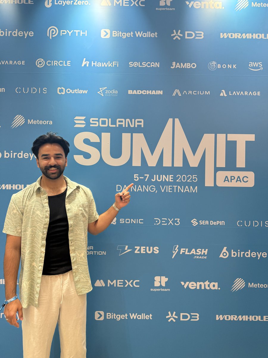 ashen_one's tweet image. WE MADE IT TO SOLANA SUMMIT