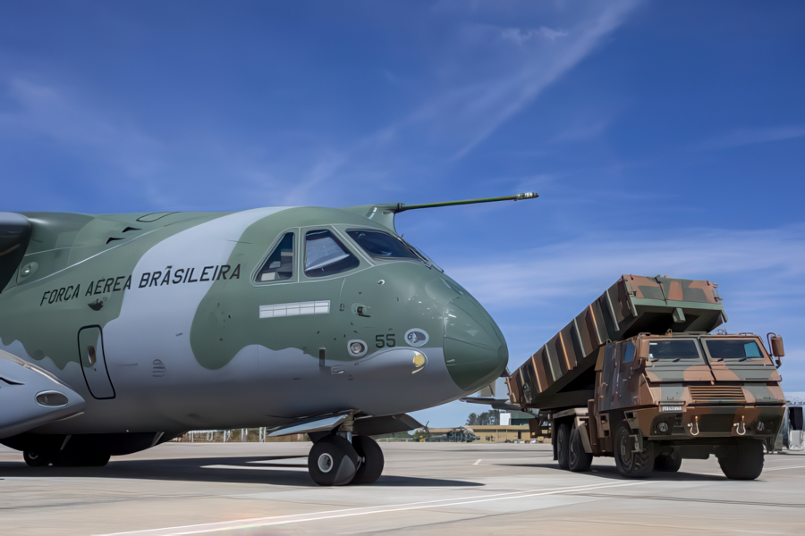 sentandoapua's tweet photo. FAB realiza transporte do sistema ASTROS II no KC-390 Millennium - Força Aérea Brasileira - https://t.co/liaNFewzHX
#aviação #militar #Embraer #KC390 #AstrosII #Exército #Exercício @fab_oficial @exercitooficial @embraer https://t.co/kS5fERSscT