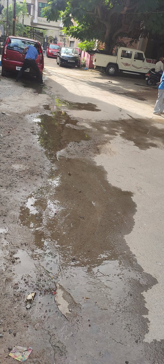 pradeep_nar's tweet photo. @HMWSSBOnline For months, drainage in front of Aashray Govindraj Residency, Lane 2, Street 5, West Marredpally, has been overflowing, causing foul smell &amp; mosquito breeding. Urgent action needed! #DrainageIssue #MosquitoBorneDiseases. https://t.co/vIQBzlOnRK