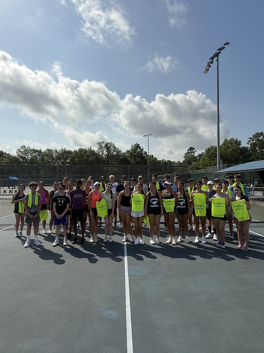 TXHSTennisCoach's tweet image. High School and Middle School Skills and Drills Tennis Camp #1 at Kingwood High School is in the books! Had a great time with these kids as they furthered their love for the sport & worked to get better! @Always_CoachD @Coach_MacHumble @KWCoachMel @HumbleISD_KHS @Athletics_Jana