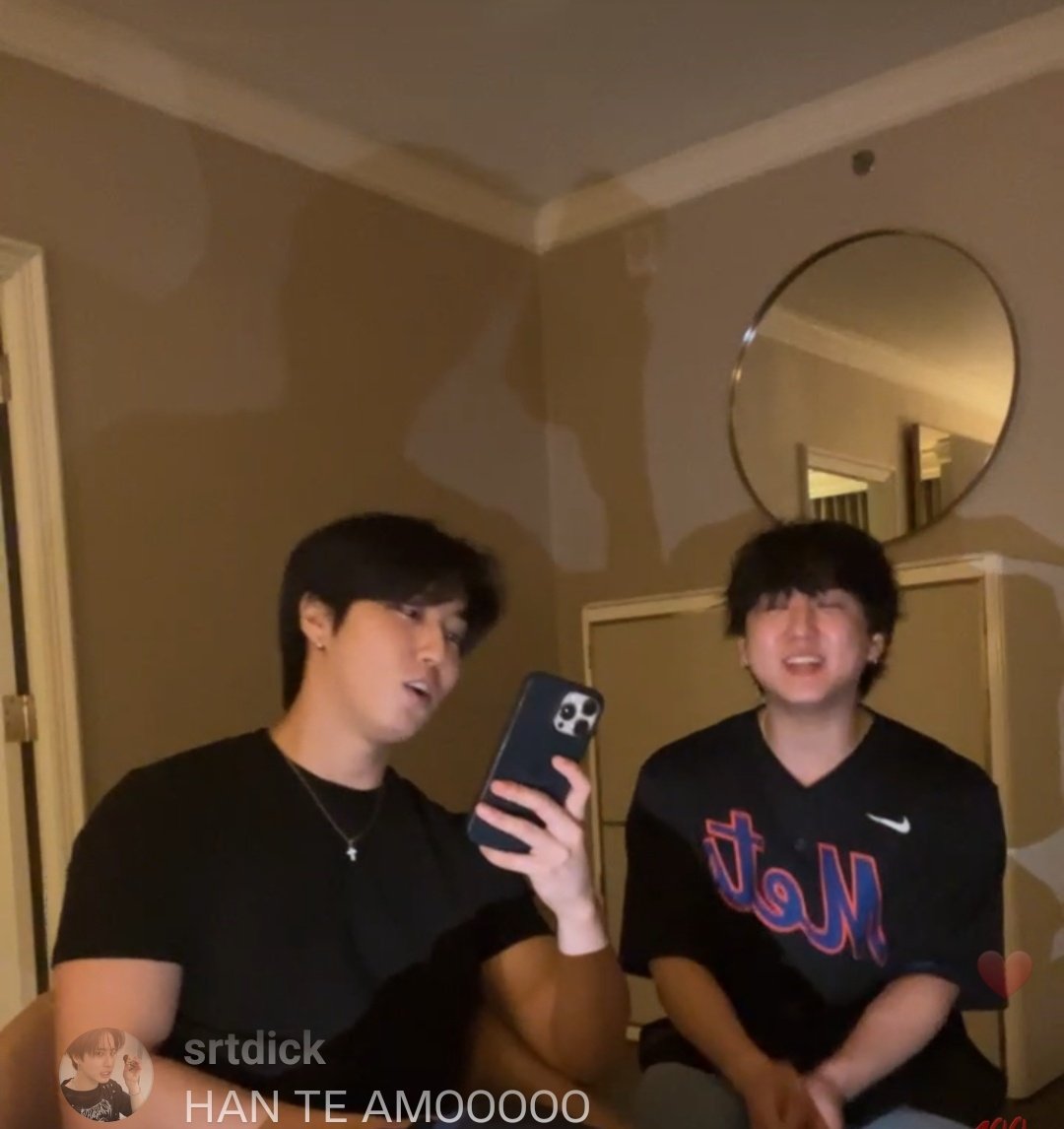 Gölgesi bile yakışıklı.