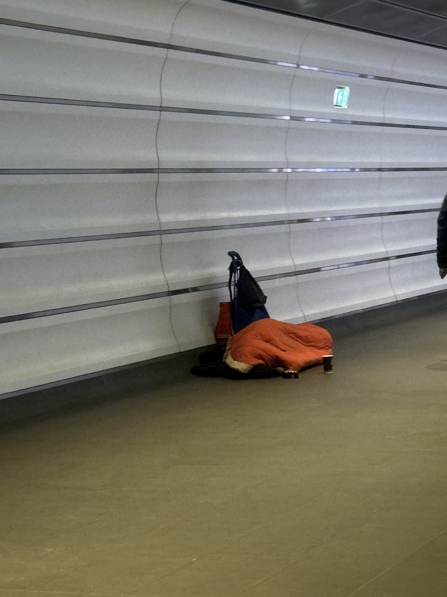 City of dreams—unless you dream of affordable housing.

(Wynyard station)

🔜 #thepassitonacademy
 
Are you an everyday hero? 🦸 

Get involved your way👇🏼

lnkd.in/g6EkaCha

#thePIOCeffect #CSR #everydayhero