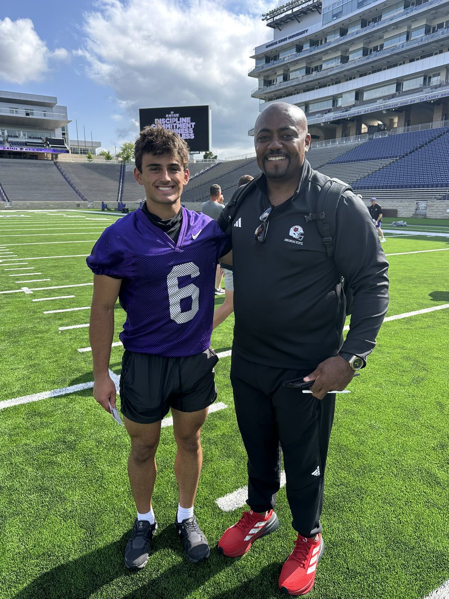 Gage Gibbons (@gibbonsgage1) on Twitter photo Blessed to receive my first D1 offer from <a href="/AStateFB/">Arkansas State Football</a> at <a href="/KStateFB/">K-State Football</a> camp! Thank you <a href="/Coach_LeDoug/">Coach Leon Douglas</a> for this opportunity! I’m going to keep getting better! <a href="/CoachButchJones/">Butch Jones</a>
<a href="/DeerCreekFB/">Deer Creek Football</a> <a href="/RecruitDCFB/">Deer Creek FB Recruits</a> <a href="/AntlerAthletics/">Deer Creek Athletics</a> <a href="/PrepRedzoneOK/">Prep Redzone Oklahoma</a> <a href="/PRZMichaelK/">Michael Knight</a> <a href="/6starfootballOK/">Six Star Football | OKLAHOMA</a> <a href="/PrepRedzone/">Prep Redzone 🏈</a> Blessed to receive my first D1 offer from <a href="/AStateFB/">Arkansas State Football</a> at <a href="/KStateFB/">K-State Football</a> camp! Thank you <a href="/Coach_LeDoug/">Coach Leon Douglas</a> for this opportunity! I’m going to keep getting better! <a href="/CoachButchJones/">Butch Jones</a>
<a href="/DeerCreekFB/">Deer Creek Football</a> <a href="/RecruitDCFB/">Deer Creek FB Recruits</a> <a href="/AntlerAthletics/">Deer Creek Athletics</a> <a href="/PrepRedzoneOK/">Prep Redzone Oklahoma</a> <a href="/PRZMichaelK/">Michael Knight</a> <a href="/6starfootballOK/">Six Star Football | OKLAHOMA</a> <a href="/PrepRedzone/">Prep Redzone 🏈</a>