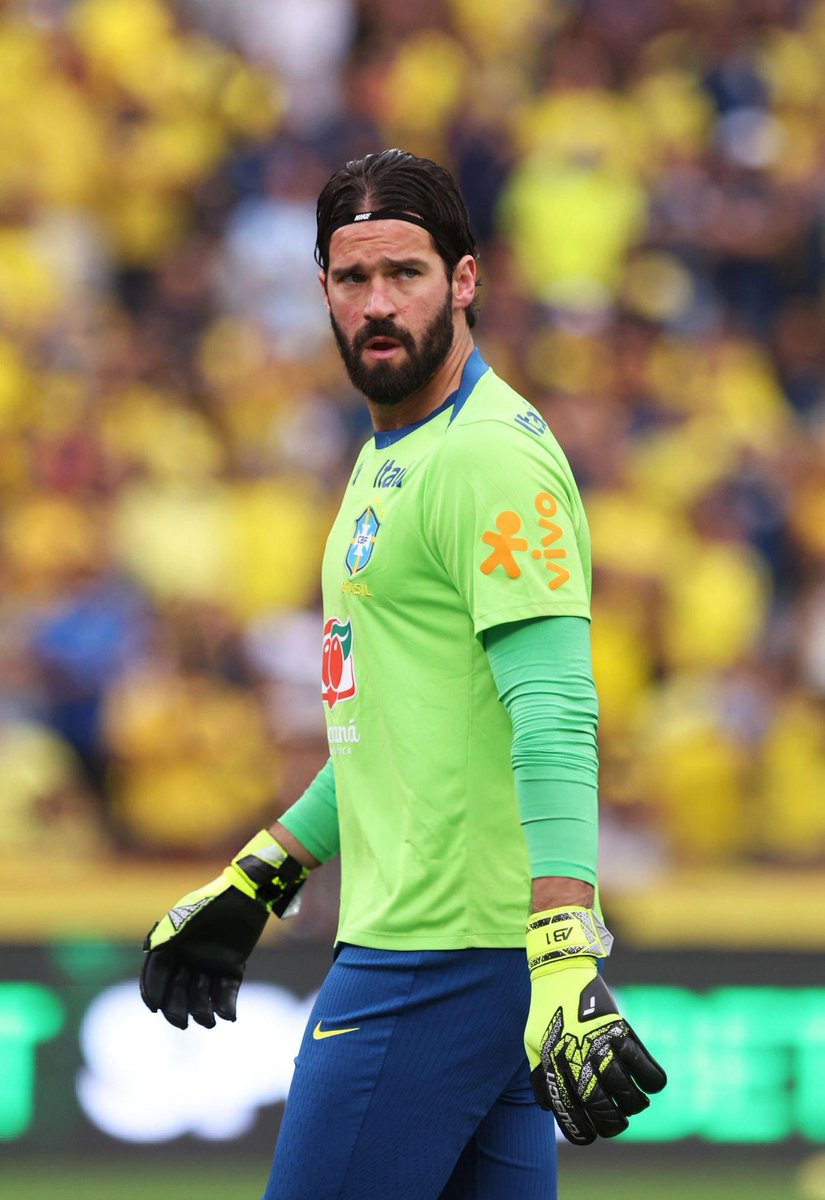 dX7R_'s tweet photo. Alisson Becker #ECUBRA https://t.co/RSXnJy7oob