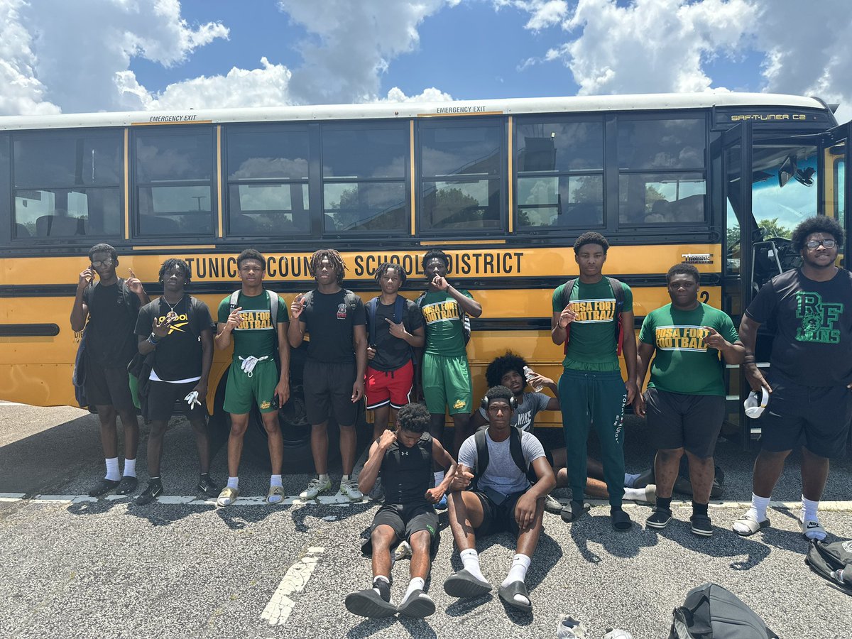 Had an amazing camp with <a href="/CoachToddCooley/">Todd Cooley</a> and Delta State Football today! One of the best camps in the state ♻️

<a href="/CoachAlexBell/">Alex Bell</a>