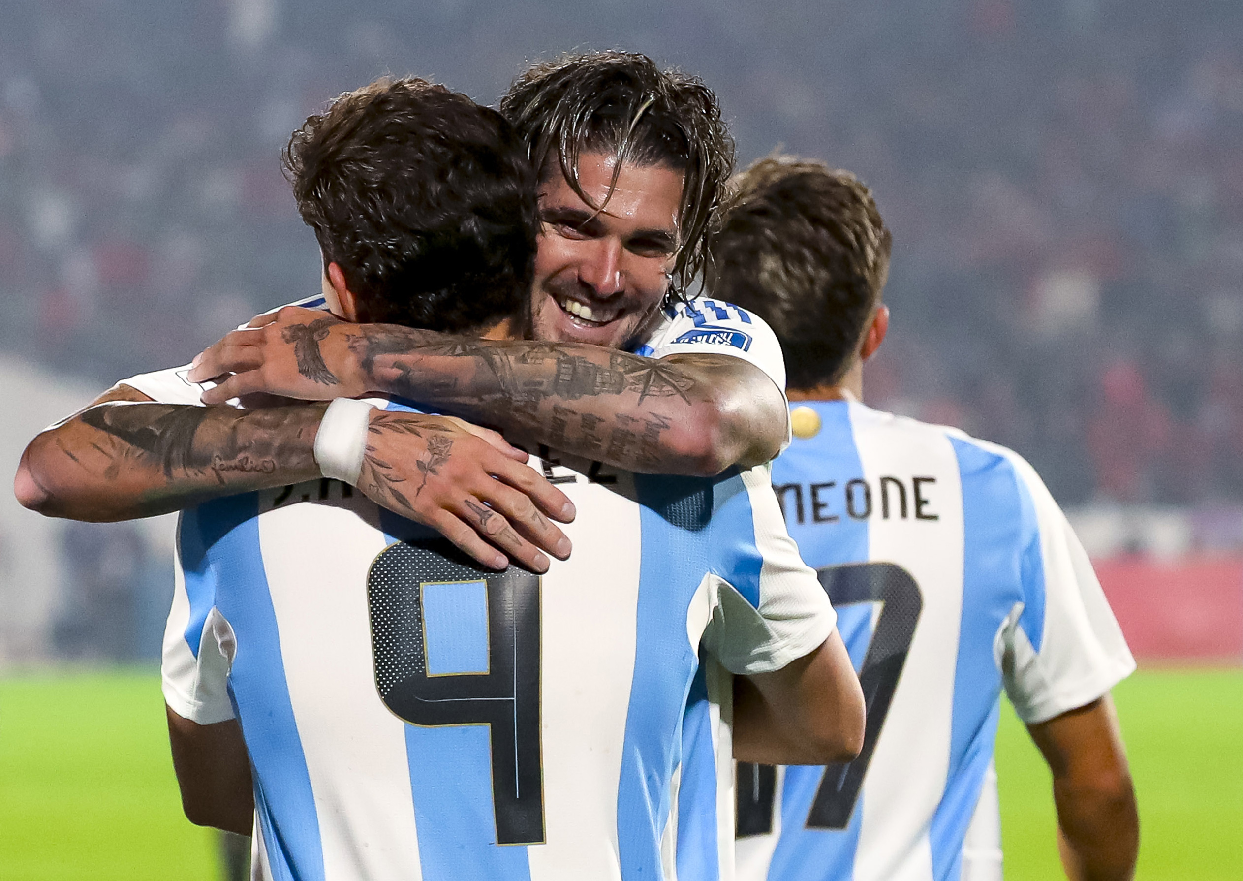 Argentina defiende su racha en el Monumental ante Colombia: hora, TV y formaciones | Canal Showsport