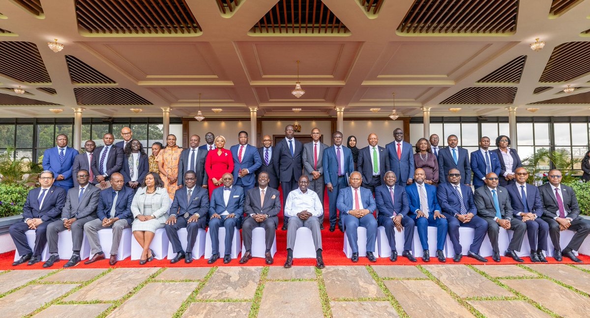 Under the auspices of the African Union's Heads of State and Government on Climate Change, which I am privileged to chair, I convened a high-level consultative meeting on the Africa Green Industrialisation Initiative (AGII), State House, Nairobi. 

The meeting discussed ways of