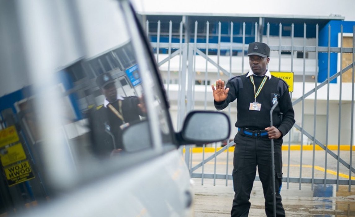 C_NyaKundiH's tweet image. ❗️How Safe is Your Personal Data at Building Entrances? 

Ever been asked to write your full name, ID number or phone number in a visitor’s book just to access an office or building?

This is a common practice in many buildings in Nairobi and across the country.

But have you…