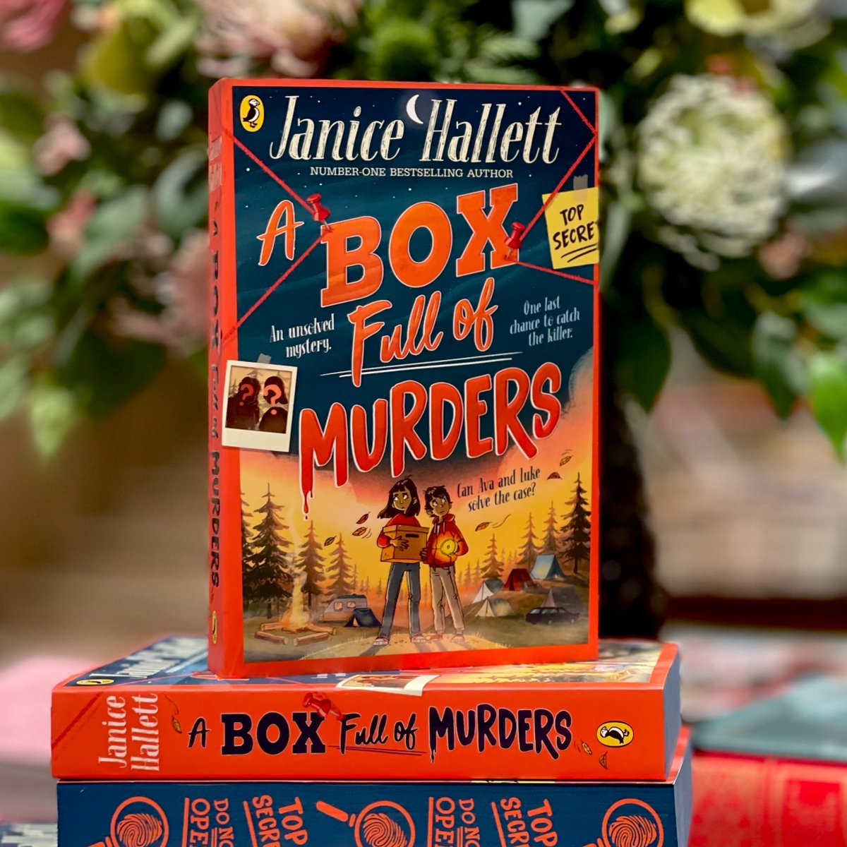 Waterstones (@waterstones) on Twitter photo Out now! <a href="/JaniceHallett/">Janice Hallett</a> utilises her trademark interactive investigation structure to spin a gripping whodunit about two siblings uncovering an unsolved crime in her debut children's mystery, A BOX FULL OF MURDERS. Exclusive Edition: waterstones.com/book/a-box-ful… Out now! <a href="/JaniceHallett/">Janice Hallett</a> utilises her trademark interactive investigation structure to spin a gripping whodunit about two siblings uncovering an unsolved crime in her debut children's mystery, A BOX FULL OF MURDERS. Exclusive Edition: waterstones.com/book/a-box-ful…