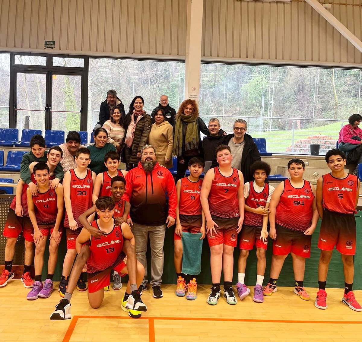 Aquest cap de setmana, el nostre Infantil masculí negre juga el seu últim partit de lliga, tancant així la temporada de competició oficial del club 🏀

⚔️ CB Escolàpies va Bàsquet Arbúcies
🗓️ Dis. 7 juny 🕓 12h
📍 Pol. Mpal. Roser Llop

Som-hi! 🖤❤️
últim de la temporada! 💪🏽