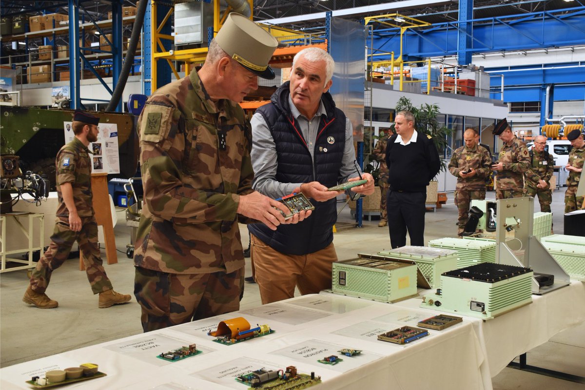 14e BSMAT (@14ebsmat) on Twitter photo 🫡 Le 26 et 27 mai, a été marqué par la visite du <a href="/CEMAT_FR/">Chef d'état-major de l'armée de Terre</a> pour l’inspection du <a href="/EM_SMITer/">SMITer</a> , par conséquent les 3 BSMAT. À cette occasion une délégation de la 14e BSMAT s’est rendue au détachement de Gien de la 12e BSMAT afin de présenter une partie des savoir-faire de l’unité. 🫡 Le 26 et 27 mai, a été marqué par la visite du <a href="/CEMAT_FR/">Chef d'état-major de l'armée de Terre</a> pour l’inspection du <a href="/EM_SMITer/">SMITer</a> , par conséquent les 3 BSMAT. À cette occasion une délégation de la 14e BSMAT s’est rendue au détachement de Gien de la 12e BSMAT afin de présenter une partie des savoir-faire de l’unité.