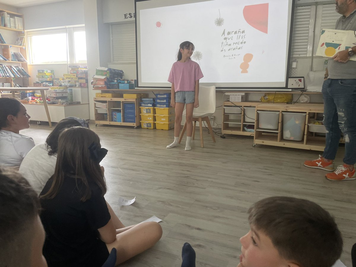 Os de 3* e 4* contamos, contamos moito… Contamos contos con Damián Alonso, de Ponte nas Ondas, co obradoiro “Aprender a contar historias” que desfrutamos moitísimo e no que fomos lobos, carapuchas e ata arañas 🕷️🕷️🕷️

#coledegaldo #ceipsantarita #aprendendoxuntos #FalamosGalego