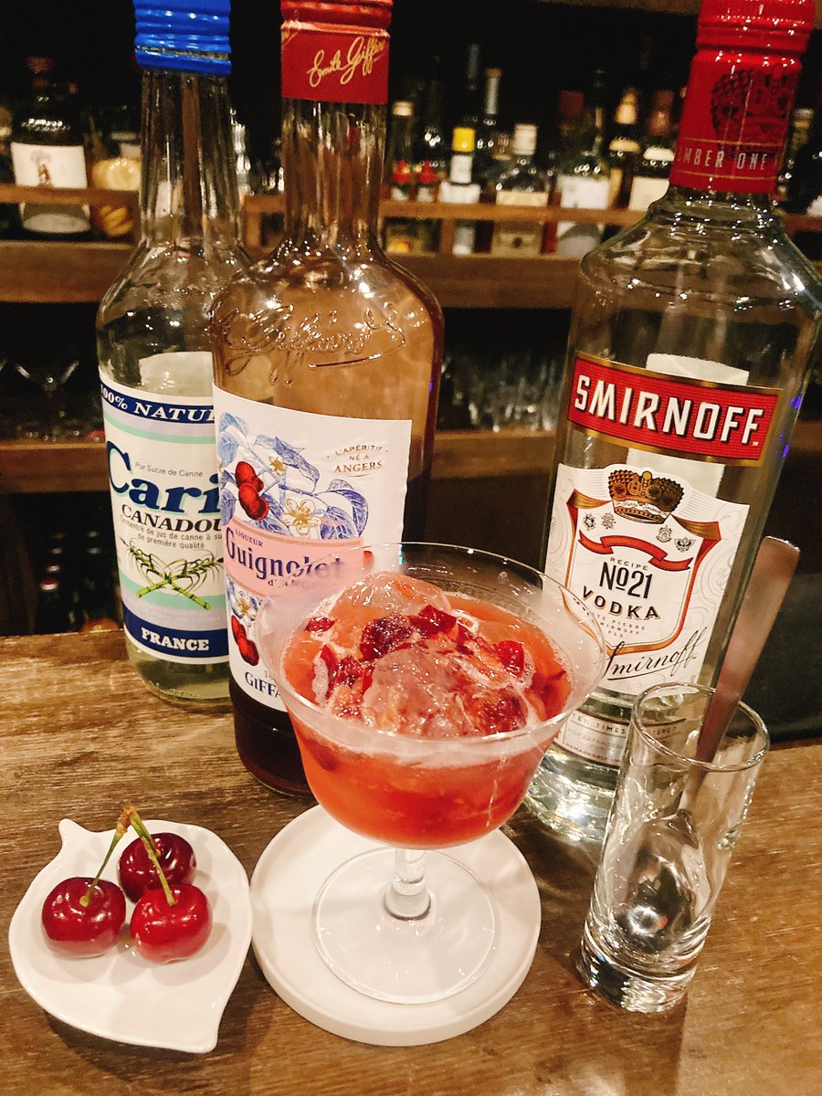 baraille2024's tweet photo. 季節のフルーツカクテル🍒
旬を迎えるフルーツがたくさん出てくる時季になりました
只今、当店ではアメリカンチェリーと枇杷のカクテルをお作りしております
季節を感じるカクテル、ぜひご賞味ください
各¥1,320-
#金町オーセンティックバー
#バライル
#baraill
#フレッシュフルーツカクテル https://t.co/IRh5XTDckW