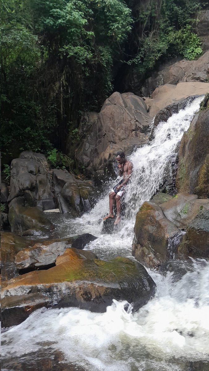 MukagoUp's tweet photo. My love for water is love itself
#falls #Mahomafalls #VisitTooro #MukagoCottages
#VisitUganda #TourismCites #TouristFamily https://t.co/OTLT8q32eN