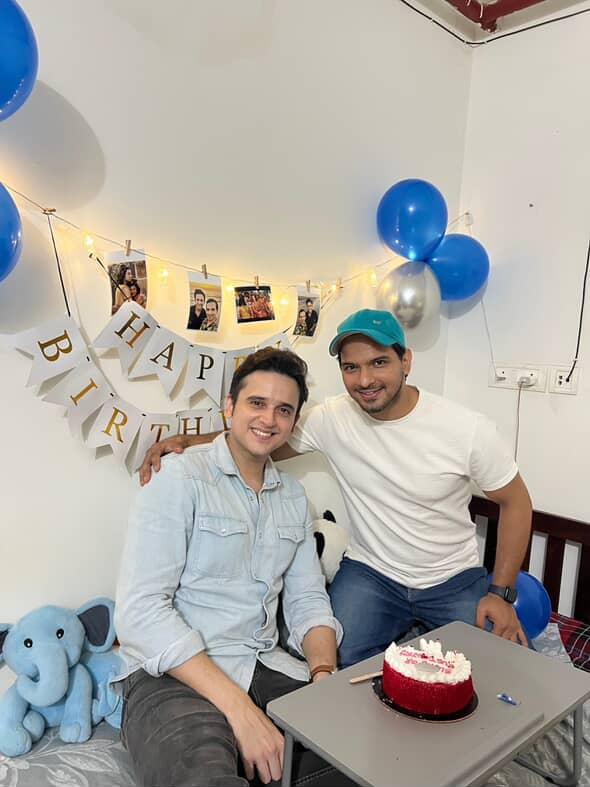 Omggggggggggg finally birthday boy pics are here ❤️ thank you so much <a href="/Kingbasantbhatt/">Basant Bhatt</a> for making this special day precious 💖 

Happiest birthday once again #sujayreu ,you looks so fine and rested well ,can't wait to see you again 💖 

Pic credit <a href="/Pushpaliasks/">Puspali🧡🇮🇳</a> 

#ShrimadRamayan