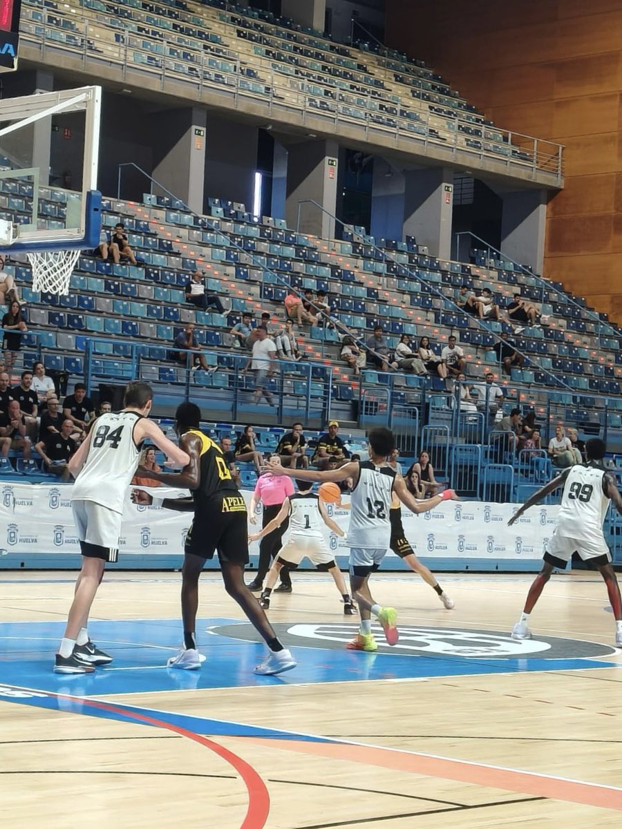 Lasoacademy's tweet photo. 🚨 ¡ESTAMOS EN SEMIFINALES! 🚨
Nuestro Infantil A sigue imparable en el Campeonato de España: ¡5 partidos, 5 victorias! 🏀🔥
📅 HOY Hoy 19:00h contra Real Madrid en 📍Pabellón Carolina Marín
Orgullosos de este equipo💪
¡A por la final! 🇪🇸 https://t.co/hi2abbqLgb