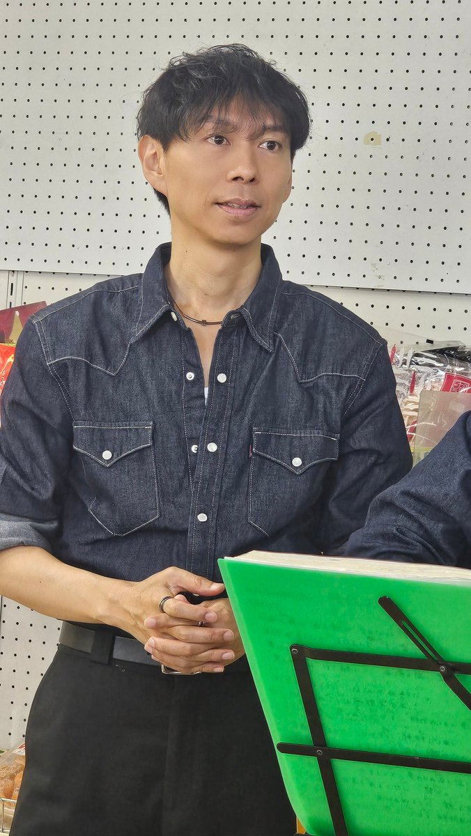 TfVEreFGkjPLg1J's tweet photo. 岩手ツアー第二弾6/6~6/8
#LASTFIRST
#YOUSUKE
#OSA
#GACKY
産直 ろくちゃん
産直の中で歌うのは初めてです😄
笑顔で挨拶された洋介さん
岩手に来て頂きありがとうございます😊 https://t.co/KUcROFpUXs