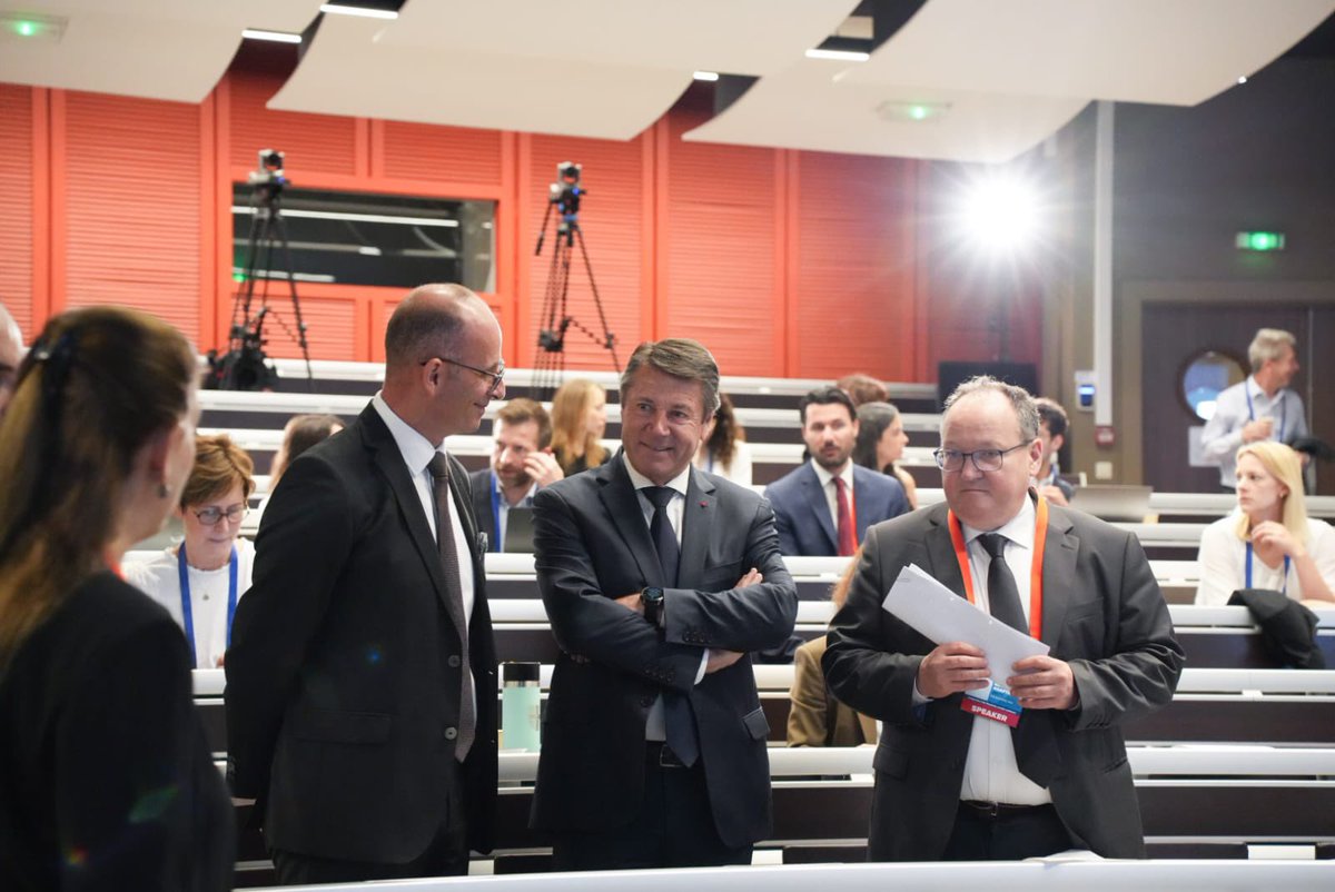Christian Estrosi (@cestrosi) on Twitter photo Beaucoup parlent de transition écologique, mais peu de son principal frein : le « finance gap », ce mur de l’investissement auquel sont confrontées toutes les collectivités.
Ce matin, lors des Adaptation Days – Financing Coastal Resilience de la <a href="/EIB/">European Investment Bank</a> à l’<a href="/EDHEC_BSchool/">EDHEC_BSchool</a>, j’ai Beaucoup parlent de transition écologique, mais peu de son principal frein : le « finance gap », ce mur de l’investissement auquel sont confrontées toutes les collectivités.
Ce matin, lors des Adaptation Days – Financing Coastal Resilience de la <a href="/EIB/">European Investment Bank</a> à l’<a href="/EDHEC_BSchool/">EDHEC_BSchool</a>, j’ai