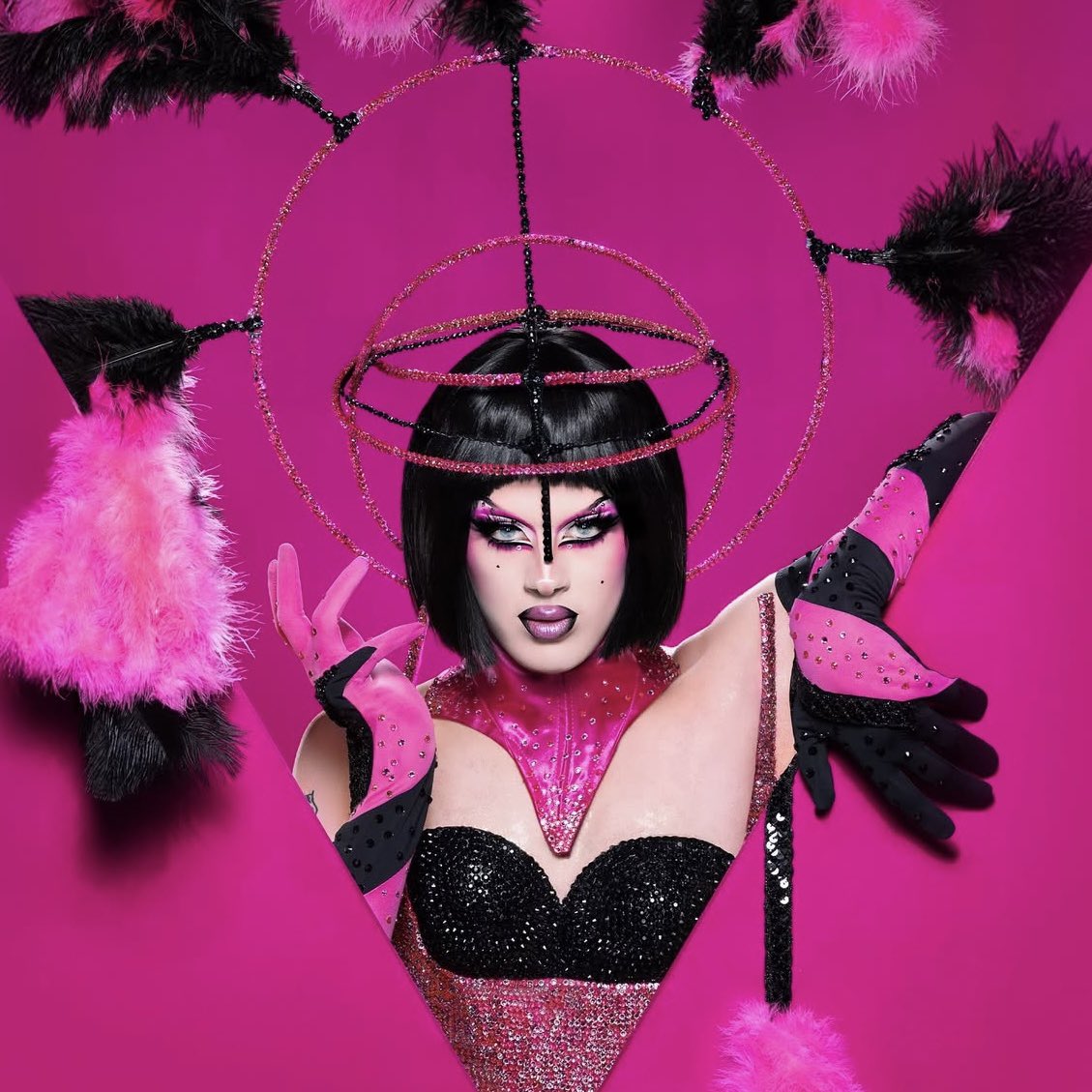 a 1st out who absolutely *DEVOURED* the first bracket AND a brand new queen fresh off her season who only had *5* DAYS to get ready for THIS season made it to the next part of this competition. All Stars 10 has been FULL of surprises that i'm LIVING for 👑✨ #DragRace #AllStars10