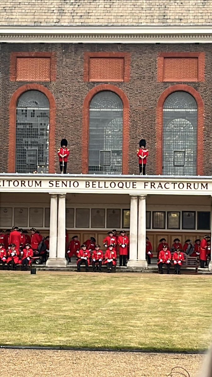 PBArchitecture's tweet image. Director Laura Morgante represented Peregrine Bryant Architects at the Royal Hospital Chelsea’s Founder&apos;s Day parade. We&apos;re proud to support this iconic site through our restoration of the historic Soane Stable Block.