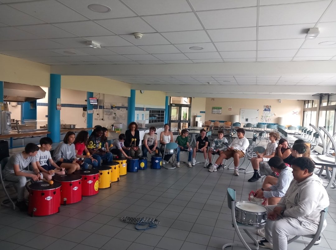 Internats d'excellence de l'académie de Toulouse (@iexactlse) on Twitter photo Initiation à la batucada pour les internes du collège Charles Suran à Boulogne-sur-Gesse : merci à l'association Temp'Ô Cagire pour cette découverte qui permet, par la pratique collective, de renforcer les liens au sein de l'internat ! <a href="/BenmiloudKarim/">Karim BENMILOUD</a> <a href="/actoulouse/">Académie de Toulouse</a> Initiation à la batucada pour les internes du collège Charles Suran à Boulogne-sur-Gesse : merci à l'association Temp'Ô Cagire pour cette découverte qui permet, par la pratique collective, de renforcer les liens au sein de l'internat ! <a href="/BenmiloudKarim/">Karim BENMILOUD</a> <a href="/actoulouse/">Académie de Toulouse</a>