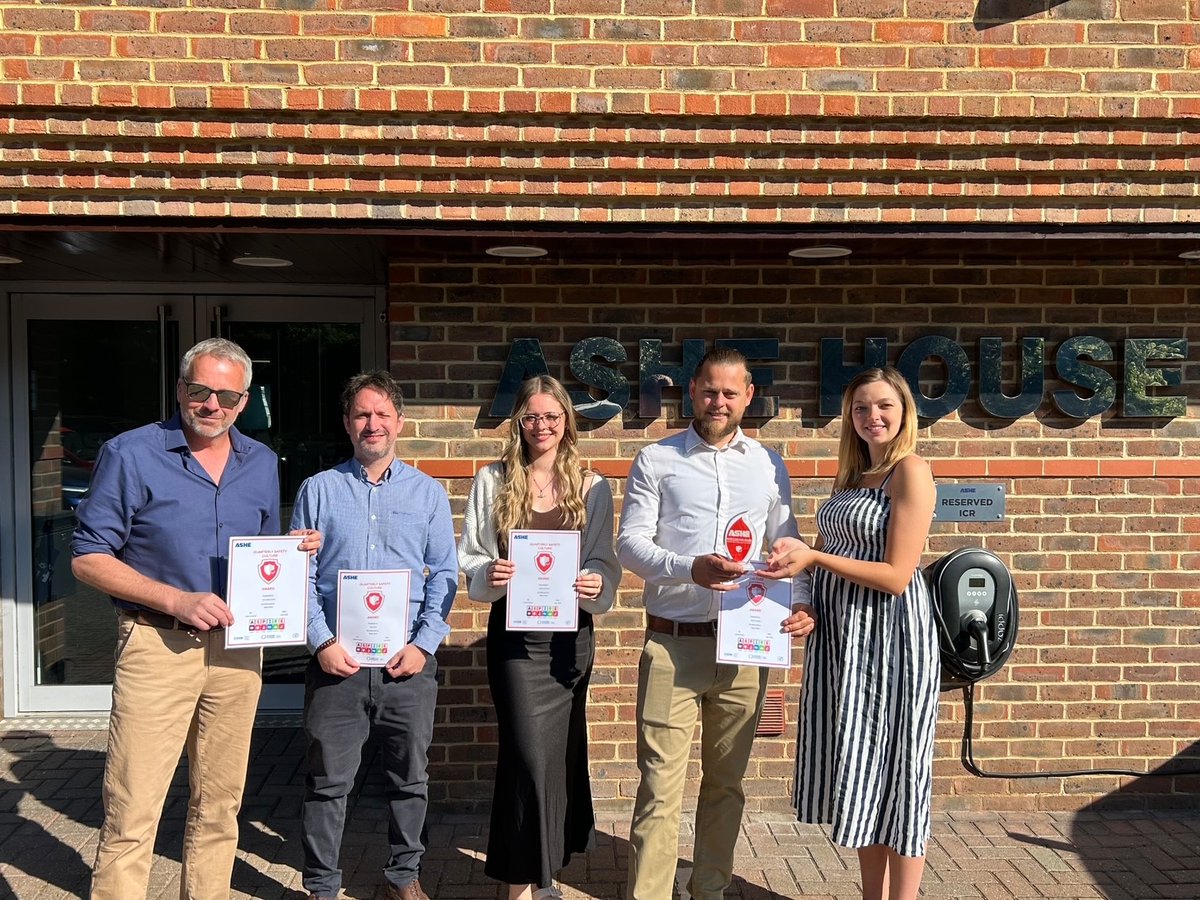 Congratulations to the project team at Beech Ward on receiving the Quarterly Safety Culture Team Award🎉
 
They demonstrated an outstanding commitment to safety culture throughout the project.