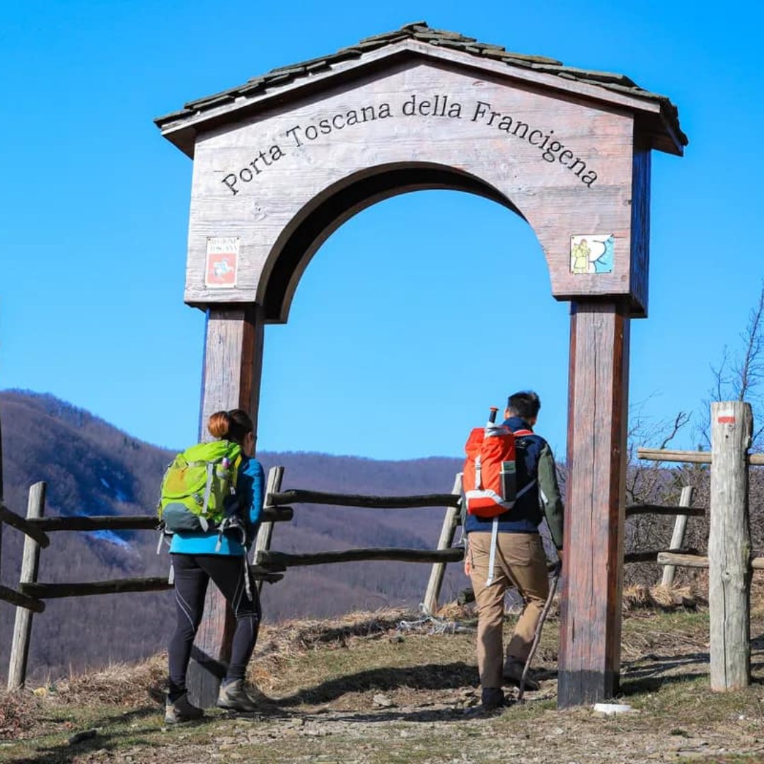 Il 29 giugno torna la #FrancigenaHalfMarathon a #Pontremoli: una camminata podistica non competitiva lungo la #Francigena.
👉 bit.ly/PontremoliFHM
📸 IG @lunigiana_official [bit.ly/4jdGpI9]
🖇️ <a href="/ViaFrancigenaEU/">Via Francigena AEVF</a>