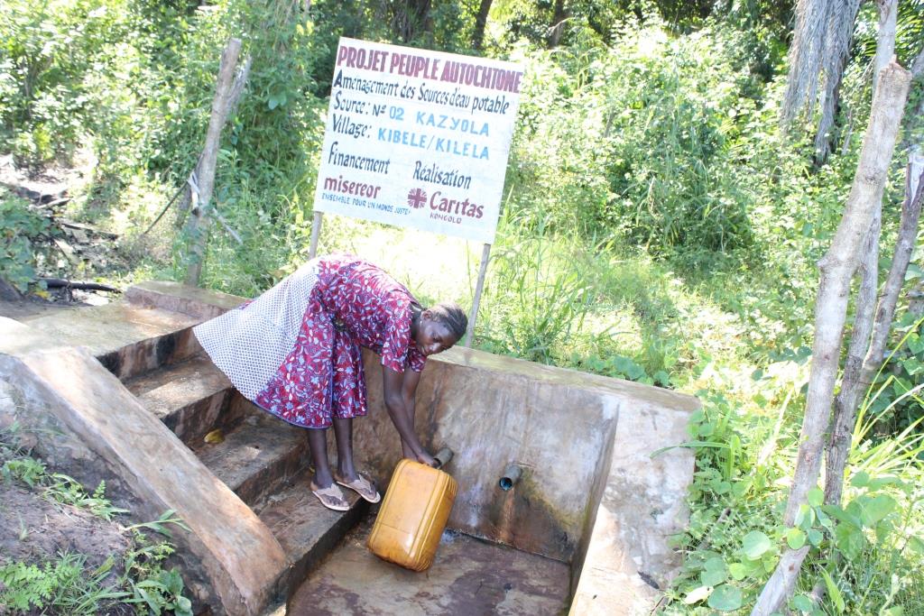 Caritas Kongolo (@caritaskongolo) on Twitter photo Six mois après l’aménagement de la source KAZYOLA, les maladies d’origine hydrique ont sensiblement diminué à Kilela (témoignage du Chef de localité Kilela)
caritaskongolo.org/wp/six-mois-ap…
<a href="/Misereor/">Misereor</a> <a href="/CaritasCongo/">Caritas Congo Asbl</a> <a href="/MinSanteDRC/">Ministère de la Santé RDC</a> <a href="/Gouvtangan9178/">Gouvernorat du Tanganyika</a> Six mois après l’aménagement de la source KAZYOLA, les maladies d’origine hydrique ont sensiblement diminué à Kilela (témoignage du Chef de localité Kilela)
caritaskongolo.org/wp/six-mois-ap…
<a href="/Misereor/">Misereor</a> <a href="/CaritasCongo/">Caritas Congo Asbl</a> <a href="/MinSanteDRC/">Ministère de la Santé RDC</a> <a href="/Gouvtangan9178/">Gouvernorat du Tanganyika</a>