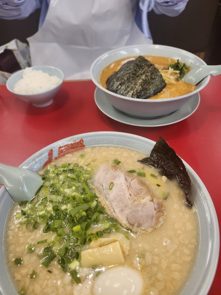 ﾜｲ『山岡家って一杯どれくらいカロリーあるんやろ？』
JD『高そうですよね？7~800ぐらい？』

山岡家『約1600kcalッス！』