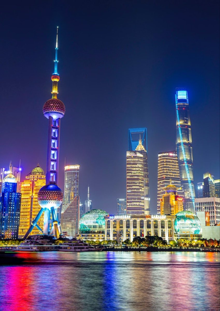 上有天堂，下有苏杭，唯有上海灯壁辉煌