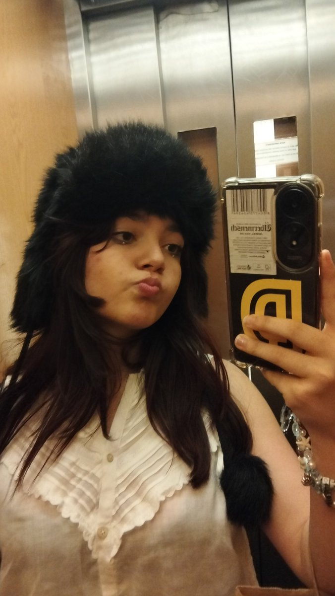 pinkgdragon's tweet photo. someone told me it was the 6th of every month so yeaaaaa
doesnt rlly count but whatever
#BIGBANG #VIP #VIPSelcaDay #빅뱅 #GDRAGON https://t.co/1HNTyaU7Rz