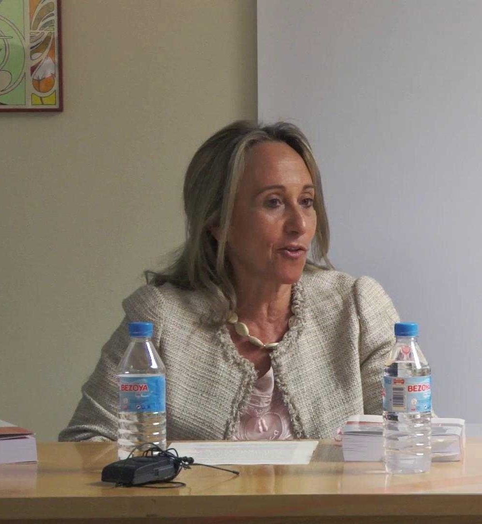 Muchas felicidades a nuestra compañera Rosa Manchón, profesora del Dpto. Filología Inglesa, por haber sido galardonada como investigadora distinguida con el premio EuroSLA correspondiente a la edición de 2025.
¡Reconocimiento merecido que nos enorgullece!

eurosla.org/eurosla-distin…