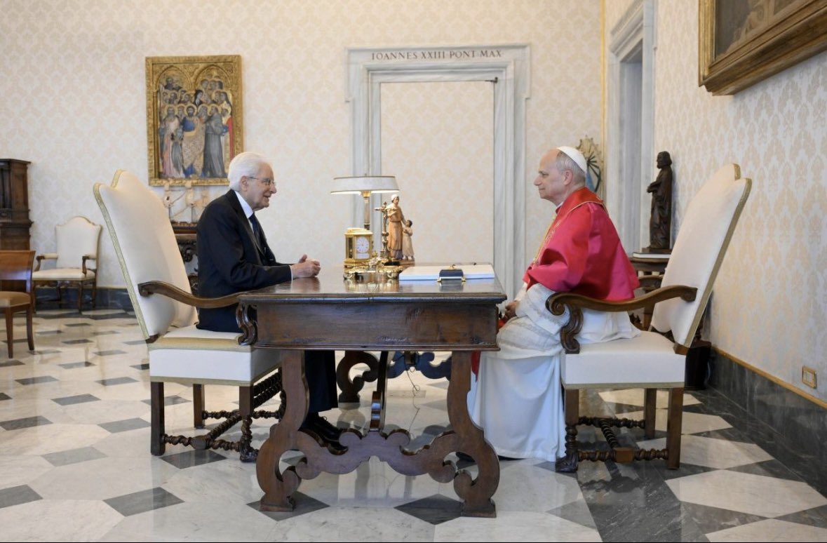 VaticanReportIt's tweet image. Sergio Mattarella in visita ufficiale da Papa Leone XIV. #LeoneXIV #Mattarella
